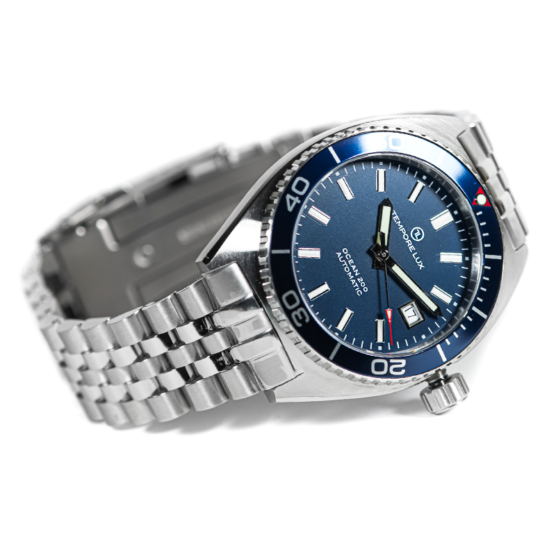 TemporeW's tweet image. Available stock of the OCEAN 200 AUTOMATIC watches (without black pvd), including the expected and desired Yellow.

temporelux.com/en/ocean-200-p…