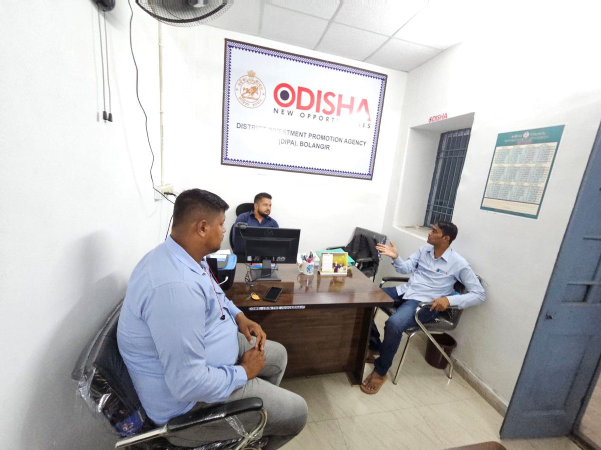 Dipa_Balangir's tweet photo. Discussed with Mr. Rantu Joshi of M/s Damodar Enterprises regarding his long pending grievance of his land encroachment. Advised him to submit a written letter to GM, DIC regarding the same which will be discussed at MSME Connect meeting. @CollectorBgr @dipaops https://t.co/vw77cNtlY4