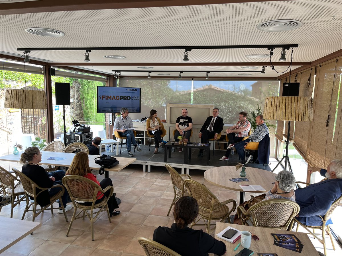 fimagmagia's tweet photo. Interessants reflexions les que estem escoltant aquest matí durant la 1a Jornada Tècnica i de Debat sobre la Màgia a Catalunya, celebrada a l'@EsPortalHotel, en el marc de #FIMAGPRO. https://t.co/zWUAhsppAs