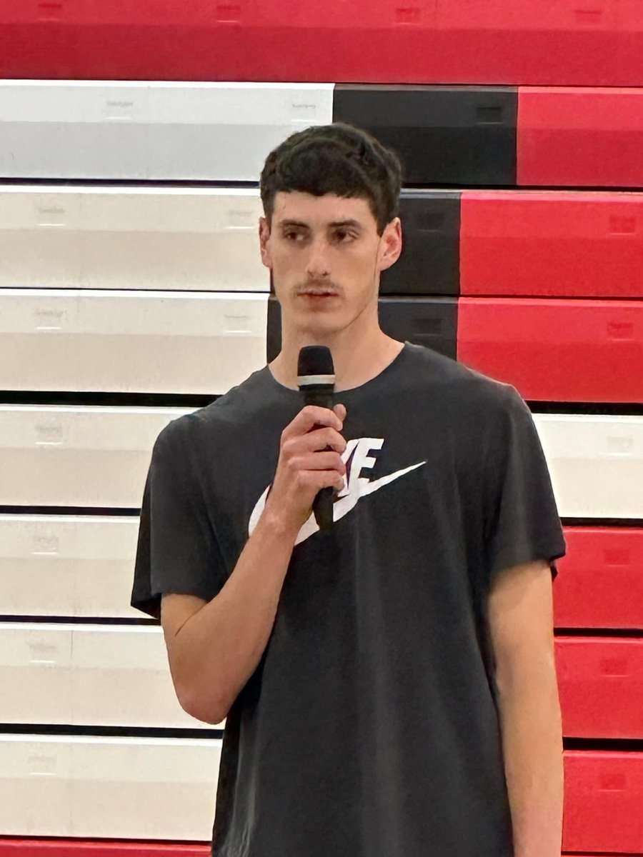 CatsAthleticsBG's tweet photo. Yesterday we had a “pep rally send off” to the state track meet for Emmitt! He will be competing in both high jump and triple jump. BEST OF LUCK EMMITT AND BRING HOME THE GOLD!!!! 🖤❤️ #BowlerProud #GBTRACK @wiaawi https://t.co/lnY6QefsKE