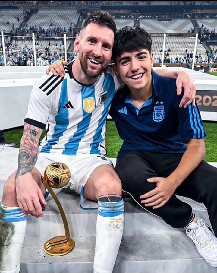 Benjamin Sergio Aguero : 

Diego Maradona's Grandson ✅

Sergio Aguero's Son ✅

With his godfather Messi.✅