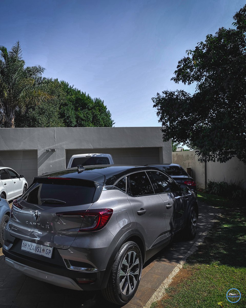 Spending a couple of days in the new Renault Captur, what a beauty.
-
Stay tuned for more, Follow mire
-
#mzansi_petrol_headz Your One Stop Site For Everything Cars.
-
 #renault #renaultcaptur #captur #ahmzansi #mphreviews