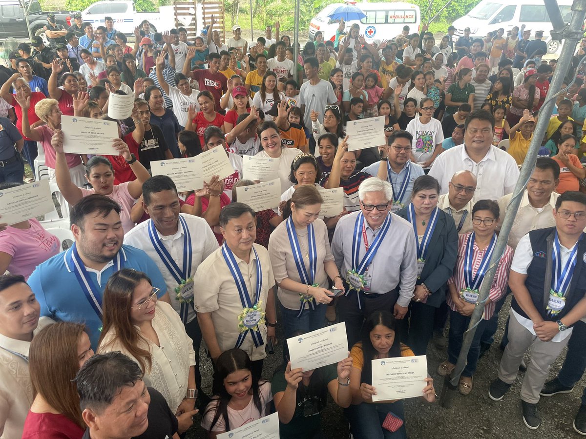 Sen. Francis Tolentino, together with the National Housing Authority, led the distribution of new house and lot units in Talisay Plains Residences for 142 families who lost their homes in Volcano Island due to the eruption of Taal Volcano in January 2020. https://t.co/UfGsJ6hnoA