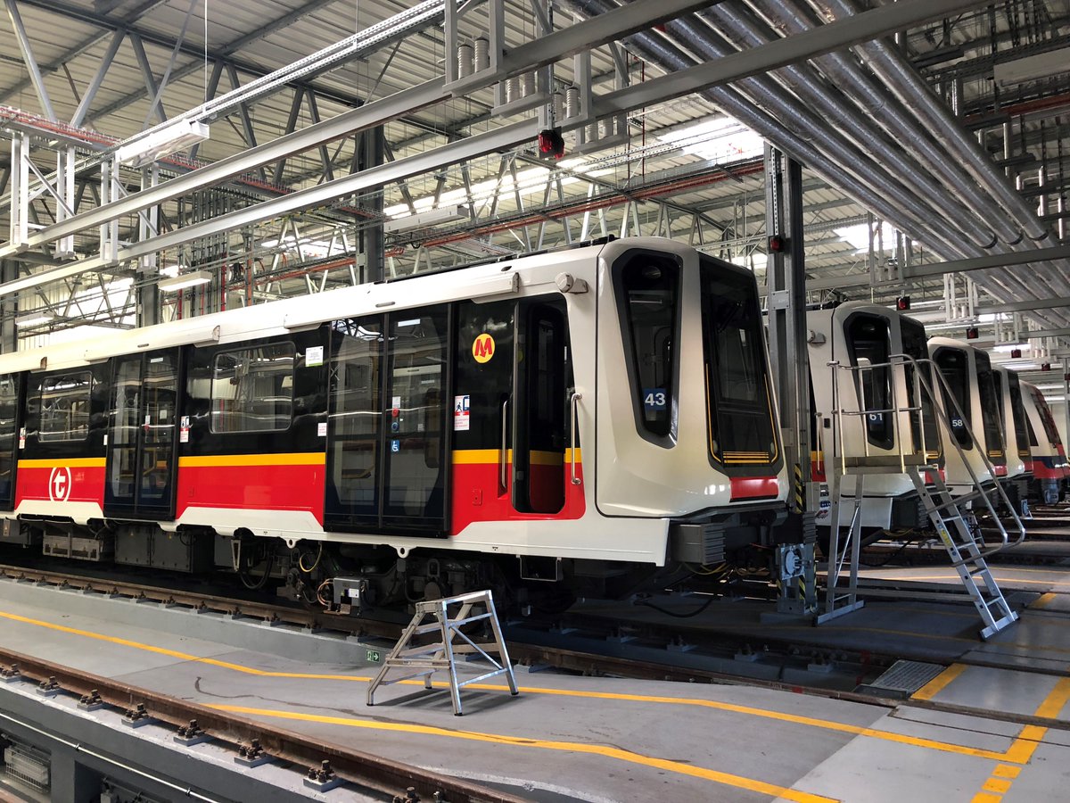 A metro system needs to work like a clockwork: run, run, run. To do so, from time-to-time #trains need a time-out, too. That is what the @SiemensMobility team provided for 35 Inspiro trains of #Warsaw metro with the overhaul of all 420 bogies & reconditioning the wheelsets.