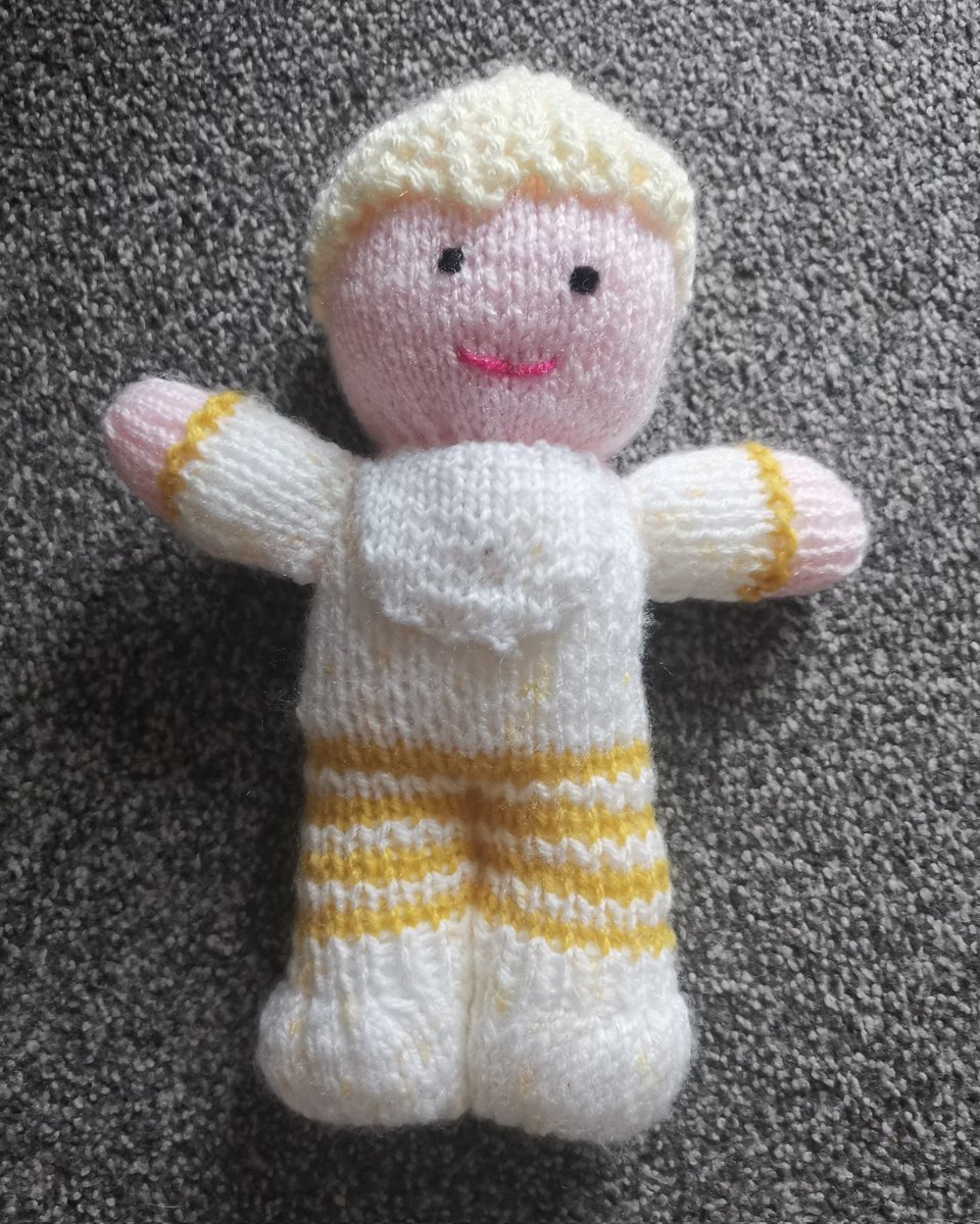 A little baby for an Operation Christmas Child shoebox.
#ipackedashoebox #knitting #Jeangreenhowe @OCC_UK