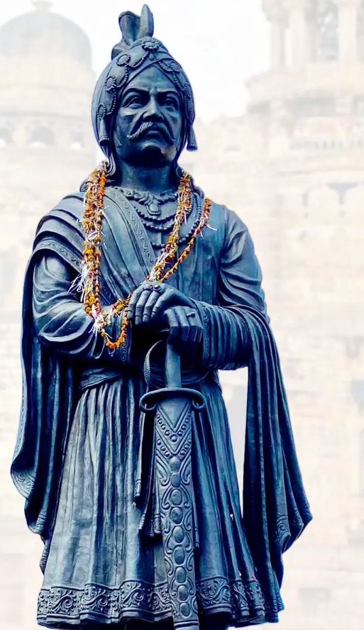 GurjarBoysPage's tweet photo. चंबल के क्षत्रिय गुर्जर वीरों तुम्हारा खून भी गुर्जर सम्राट मिहिर भोज प्रतिहार वाला है आप भी उनकी 36 लाखी सेना के वीर योद्धा हो अपने पुरखों के सम्मान के लिए भिड़ जाओ 

सहारनपुर वालों ने तो हलक में हाथ डाल कर दिखा दिया कि हम गुर्जर कौन हैं अब आपकी बारी है https://t.co/CkBoCEW7Kt