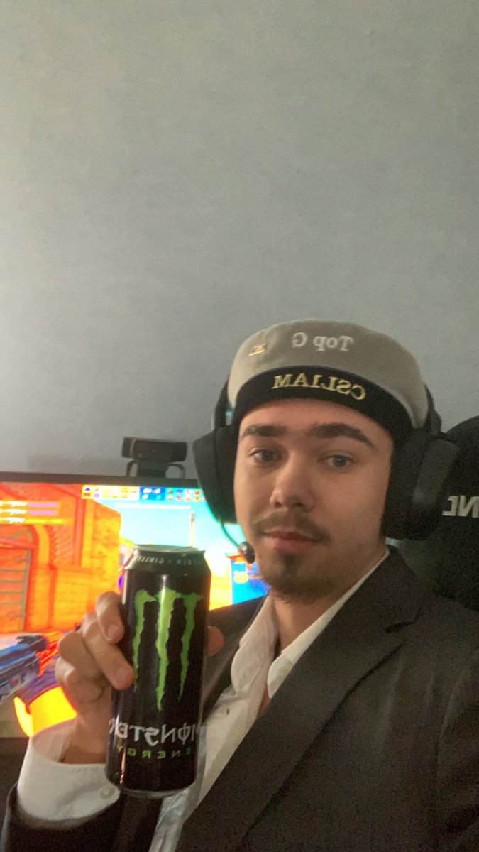 liamMONSTA tweet media