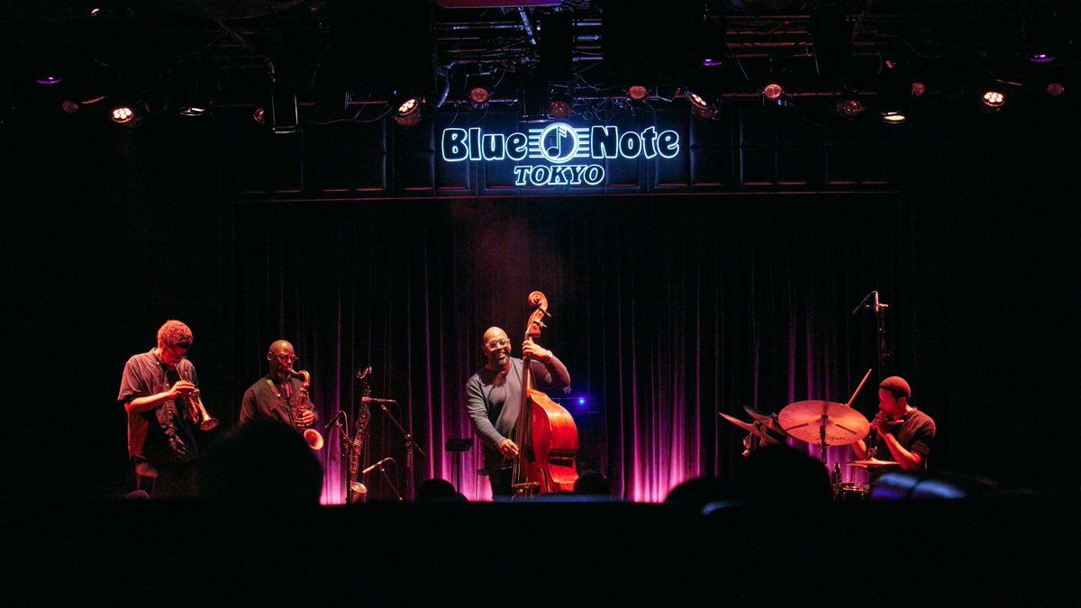 BlueNoteTokyo's tweet image. 【LIVE PHOTO】 
2023 5.24 wed., 5.25 thu.
CHRISTIAN McBRIDE'S NEW JAWN
ライヴフォトとセットリストをアップしました 
▶️bluenote.co.jp/jp/reports/202…
Photo by Takuo Sato
#ChristianMcBride #JoshEvans #MarcusStrickland #NasheetWaits
