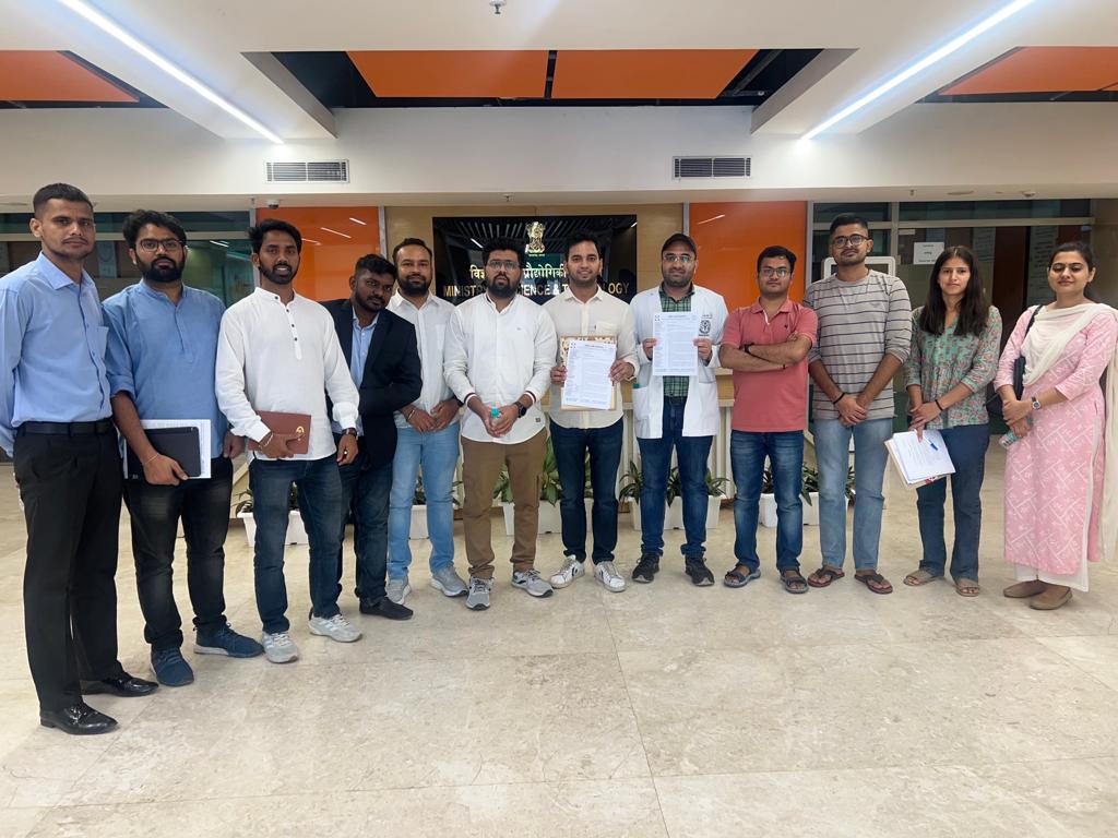 Meghraj Chavhan (@meghraj_chavhan) on Twitter photo <a href="/AIRSAIndia/">All India Research Scholars Association</a> <a href="/srivaric/">chandra Srivari</a> <a href="/guptaakhilesh63/">Dr Akhilesh Gupta</a> <a href="/DrJitendraSingh/">Dr Jitendra Singh</a> <a href="/dpradhanbjp/">Dharmendra Pradhan</a> <a href="/IndiaDST/">DSTIndia</a> <a href="/IndiaToday/">IndiaToday</a> <a href="/TheLallantop/">The Lallantop</a> <a href="/Xpress_edex/">Edex - The New Indian Express</a> <a href="/FinMinIndia/">Ministry of Finance</a> <a href="/DanitaYadav/">Danita⁷</a> <a href="/RavishKumarfan0/">Ravish Kumar Fans..✍🏼</a> Dear all scholars, AIRSA is a community and we 12 represented all of you and your thoughts, issues and suggestions to secretary DST and officials. They have assured us that they will consider all the points of our draft, we are one more step closer towards our goal now. <a href="/AIRSAIndia/">All India Research Scholars Association</a> <a href="/srivaric/">chandra Srivari</a> <a href="/guptaakhilesh63/">Dr Akhilesh Gupta</a> <a href="/DrJitendraSingh/">Dr Jitendra Singh</a> <a href="/dpradhanbjp/">Dharmendra Pradhan</a> <a href="/IndiaDST/">DSTIndia</a> <a href="/IndiaToday/">IndiaToday</a> <a href="/TheLallantop/">The Lallantop</a> <a href="/Xpress_edex/">Edex - The New Indian Express</a> <a href="/FinMinIndia/">Ministry of Finance</a> <a href="/DanitaYadav/">Danita⁷</a> <a href="/RavishKumarfan0/">Ravish Kumar Fans..✍🏼</a> Dear all scholars, AIRSA is a community and we 12 represented all of you and your thoughts, issues and suggestions to secretary DST and officials. They have assured us that they will consider all the points of our draft, we are one more step closer towards our goal now.