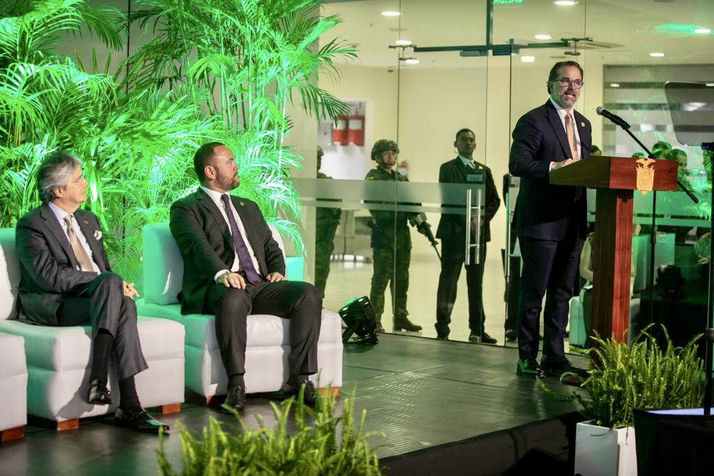 ElDatoEcua's tweet image. #Urgente ¡Ecuador 🇪🇨 vuelve a posicionarse como un referente internacional de conservación y promoción del cuidado de la biodiversidad!

Hoy, el presidente @LassoGuillermo presentó al mundo #BioDiversa, un centro de investigación, vinculación y uso sostenible de nuestra riqueza