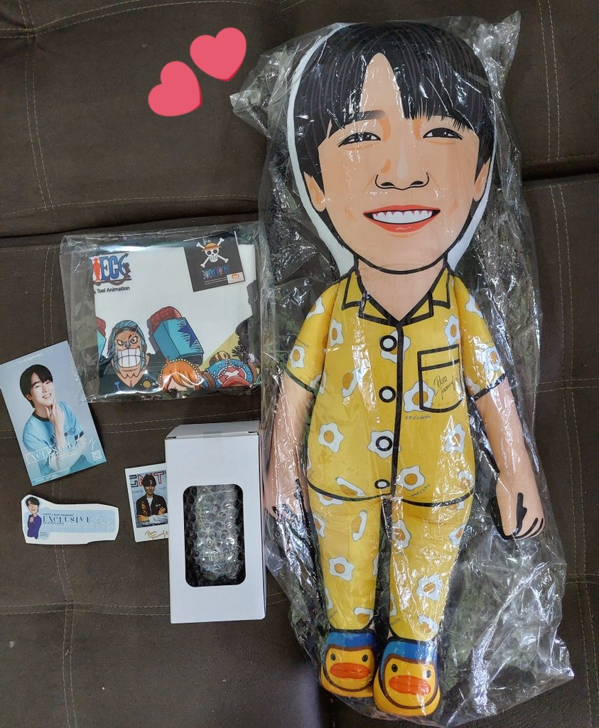 Be3l0ve3xX's tweet photo. น่ารักมากเลยค่ะ แกะกล่องออกมากรี๊ดมากเลย ตุ๊กตาตัวใหญ่กว่าที่คิดมากค่ะ ชอบมากทุกชิ้นเลย ขอบคุณมากๆเลยนะคะ 💜💗 @Ignitestore1
#bommu
#IGNITExBommu https://t.co/sFdyQXZ9rN