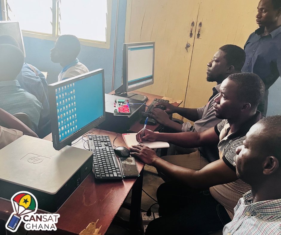 CansatGhana's tweet photo. DayThree of our Workshop π¬π
Introduction to basic electronics, coding and programming. π€
#journeytotheeast
CanSatGH visits The Upper East
Region. Day #3
#stemifyingghana #cansat #cansatgh #erictronics #xavierspacesolutions https://t.co/ebxuRkwGcW