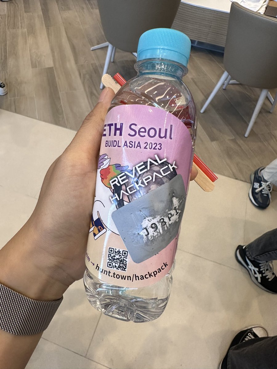 sunwooooop's tweet photo. hacking at #ETHSeoul @steemhunt https://t.co/3JkCIAXEru