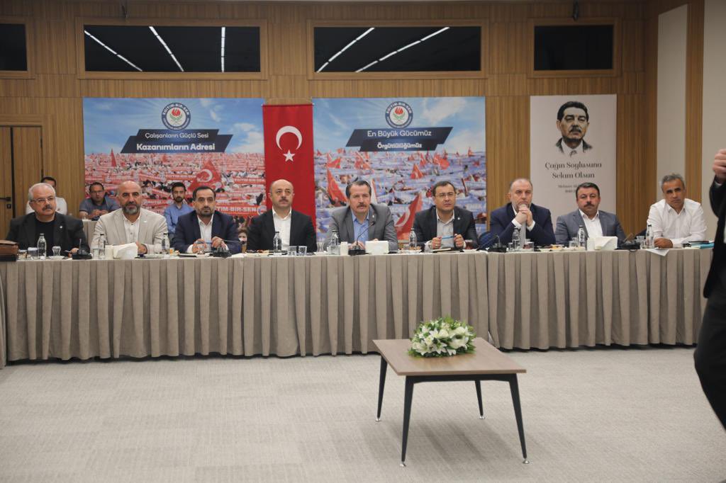 _aliyalcin_'s tweet photo. 7. Dönem 1.Zorunlu Organlar Toplantımızı gerçekleştirdik

Eğitim-Bir-Sen Genel Yönetim Kurulu, Denetleme, Disiplin Kurulu asil ve yedek üyelerinin katıldığı toplantımızda, eğitime,sendikal çalışmalara ve ülke gündemine ilişkin istişarelerde bulunduk.

▫️https://t.co/nbKt5VYosV https://t.co/3eyW8yp8S1