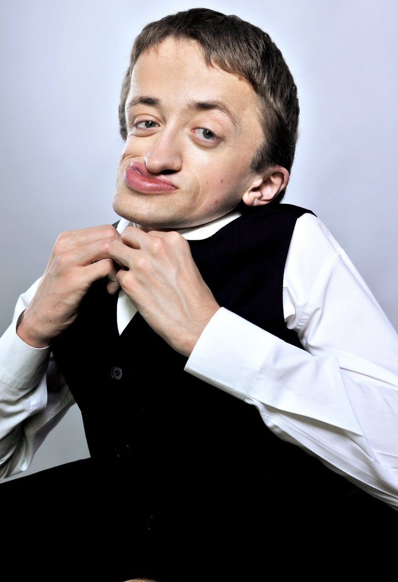 gdarrieussecq's tweet photo. J’apprends avec une profonde tristesse le décès de Guillaume Bats. Par sa générosité et son humour, il a su faire rire des générations de nos compatriotes, tout en apportant un autre regard sur le handicap.

J’adresse toutes mes condoléances à sa famille et à ses proches. https://t.co/8GdiFhGxLj