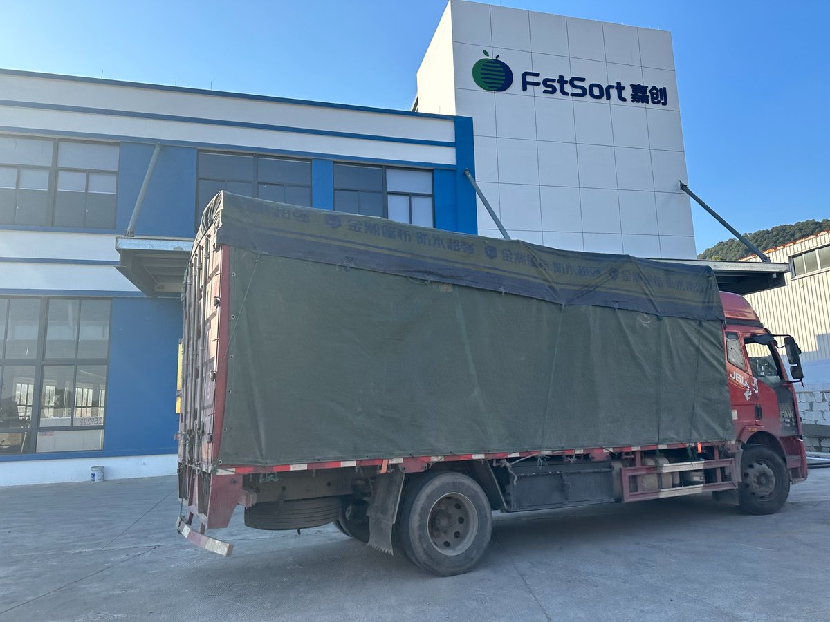 FruitprocessI's tweet image. Sweet potato cleaning and grading machine is loading🚛🚛🚛

Look forward to vegetable processing equipment can bring more benefits to our customer.🍠🍠🍠
Get Price: service@fruitprocess.com
Learn more: fruitprocess.com/en-us/roller-g…

#fstsort #sortingfacility #gradingmachine #technology