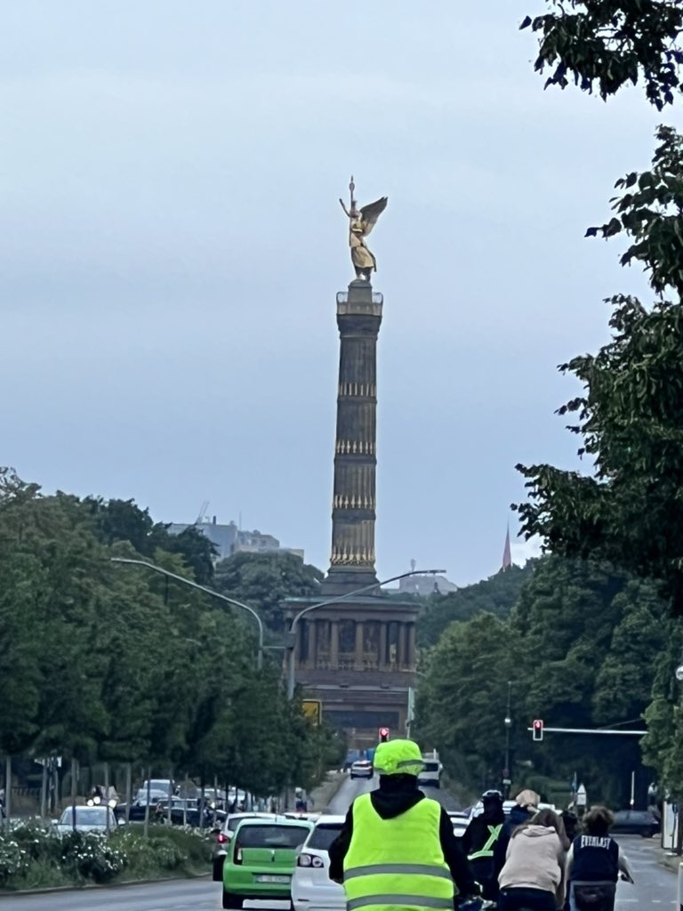 Really lovely walk through the Tiergarten this morning… and saw the victory column in the distance