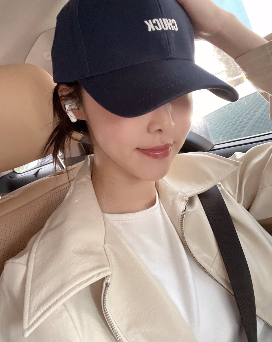 yujbbl's tweet photo. 230602 🐶💭 [03:46 pm kst]

"/photo"
"have a nice day y/n" https://t.co/dz8tPa26sP