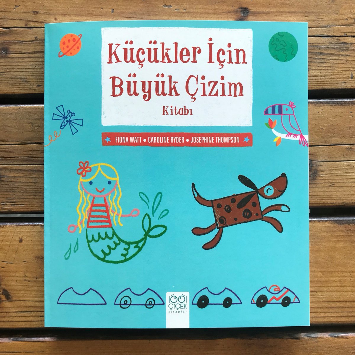 Küçükler İçin Büyük Çizim Kitabı
96 sayfa, renkli

#kitap #yenikitap #yenikitaplar #çocukkitapları #çocukkitabıönerisi #çocukkitabıtavsiyesi #resim #resimçiziyorum #boyama #boyamakitabı #çizimkitabı #adımadımresimçiziyorum #fionawatt #1001çiçekkitaplar