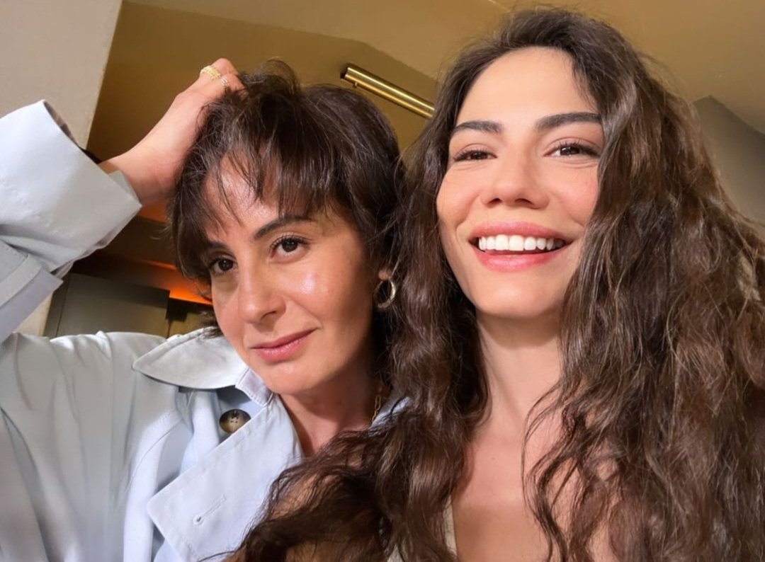 Mara_Zarag's tweet photo. @XeloDemet DemetÖzdemir 
#DemetÖzdemir  
FarahErşadi 
#FarahErşadi  
FaHir
#FaHir

     AdımFarah
        Farah https://t.co/Dtle8dJZi4