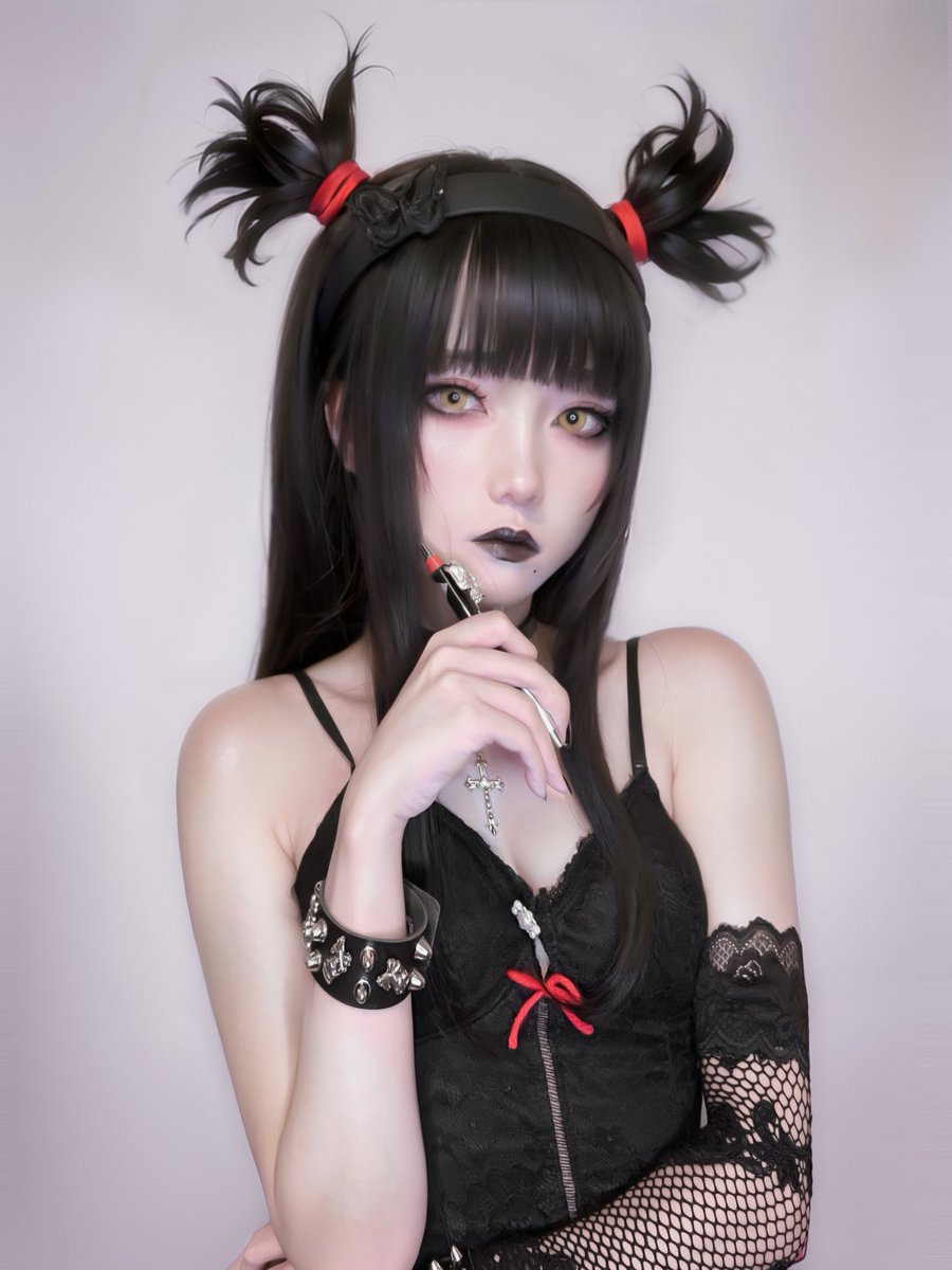 tainai_cos's tweet photo. Goth Girl &amp; The Jock  
Ophelia https://t.co/gxdr8X8ROC