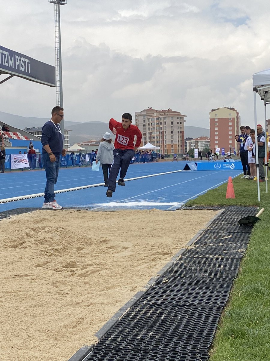 30 Mayıs-01 Haziran tarihleri arasında Konya ilimizde yapılan Türkiye Görme Engelliler  Atletizm Şampiyonasında  okulumuz spor kulübü 8 Altın, 4 Gümüş ve 3 Bronz Madalya 🥉almıştır. <a href="/yagcioglu27/">Mehmet Yağcıoğlu</a> <a href="/KENTOZANI/">Mustafa Konu/Kentozanı</a> <a href="/muratka38072641/">murat kar</a> <a href="/yagcimehmet27/">Mehmet YAĞCI</a> <a href="/yasintepe/">Yasin TEPE</a>
