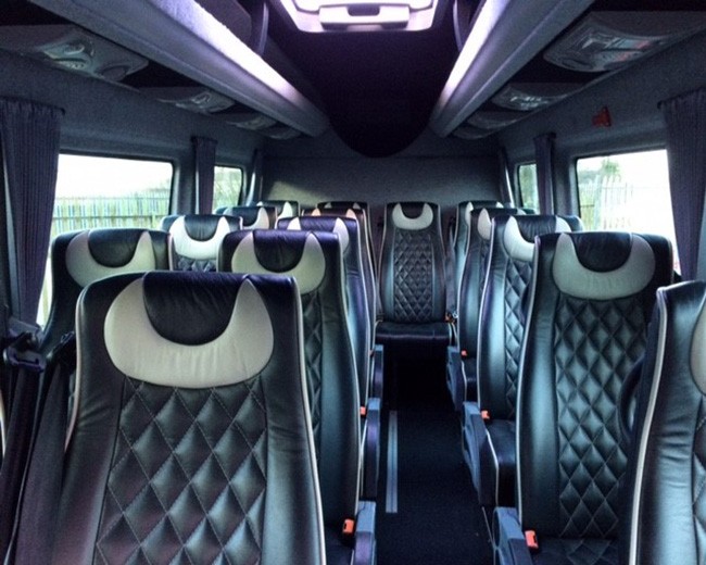 A Guide to Coach Hire by CoachScanner #BestRated  kevsbest.co.uk/guide-to-coach…