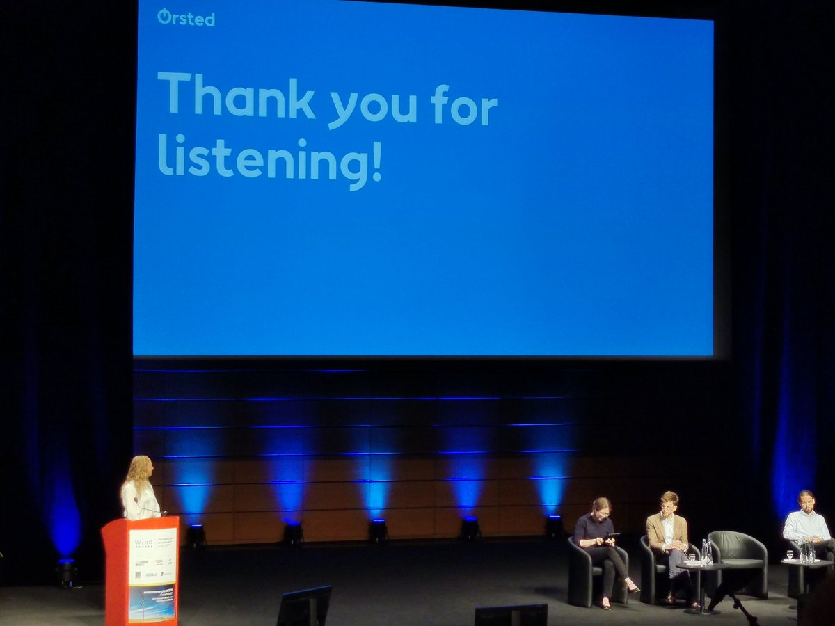 A_Mockute's tweet photo. Ewa Johansson @Orsted presents benchmarking study of #OffshoreWind #WakeModels, showing wakes for #OWFs without neighbouring wind farms are predicted LESS well than with distant neighbours, and leaves us with a question "Are we done with modelling internal wakes?" 🤔 #WindTech23 https://t.co/uu9clljL2W