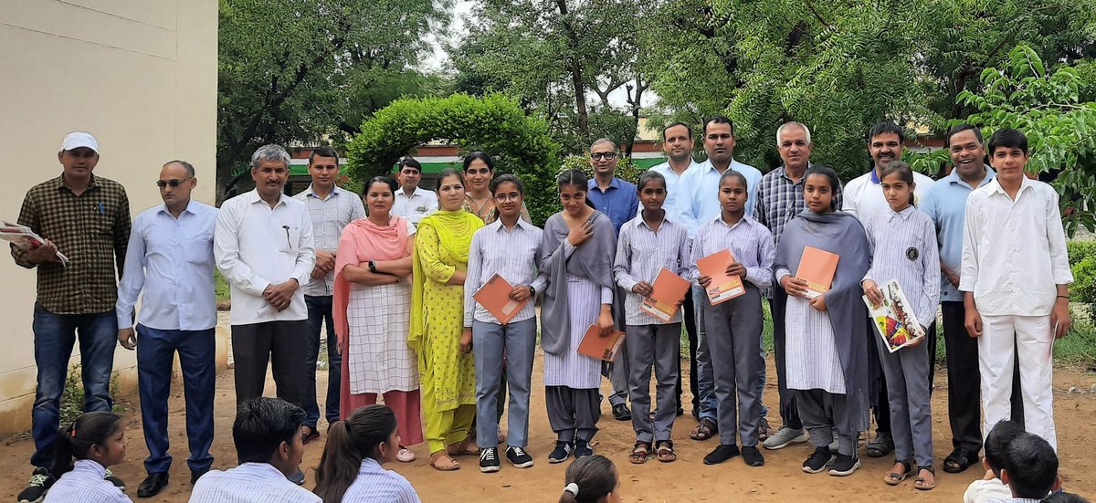 gsssobra's tweet image. Principal &amp;amp; staff members felicitated winners of handwriting competition held on 27th May under weekly co-curricular activities day.  
#gsssobra #education