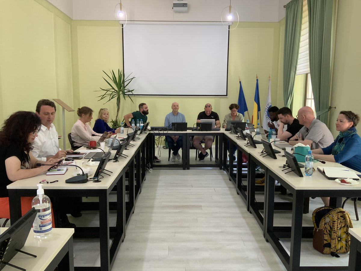 Some of our lecturers at #UniversitateadinOradea working hard with their international colleagues writing four publications on #RemovingBarriers to education, health & social access for children & young adults with #IntellectualDisabilities @QUBSONM @romaniaineu @EUErasmusPlus 🇷🇴