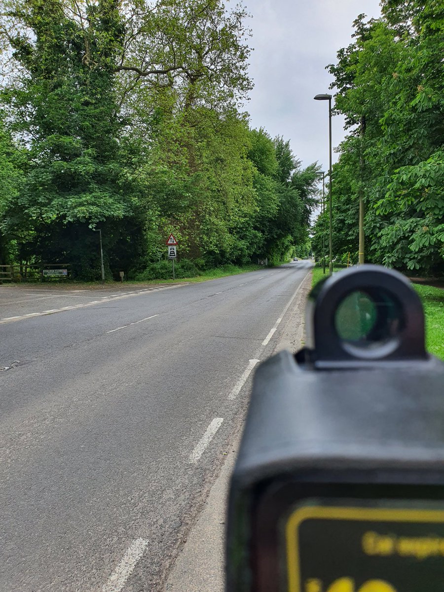 Conducting speed checks around #Handcross Village this morning. Will be moving onto other Areas later today. Information gathered will be passed to the #SlaughamParishCouncil and @SussexSRP @sussex_police @CSWSussex @SussexPCC #OperationCrackdown #WM1rural #Bsection #PCSO20088