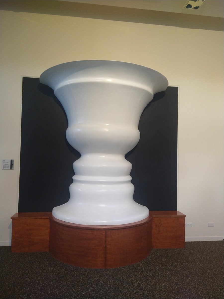 howlsbowels's tweet image. Chalice or..?

#puzzlingworld