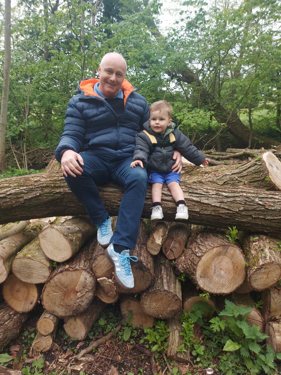 SamJCTaylor's tweet photo. Me &amp; me Grandad ❤️ #bezzies https://t.co/eFziUVueSF