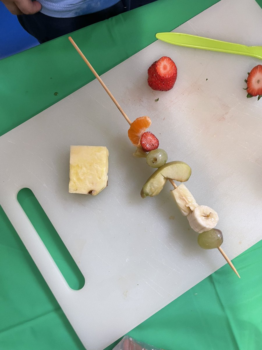 Primary 1 had lots of fun yesterday learning about food preparation &amp; hygiene making fruit kebabs. Thank you <a href="/Tennant_PE/">Mr Tennant</a> for arranging &amp; <a href="/Tesco/">Tesco</a> bathgate for the fruit donation