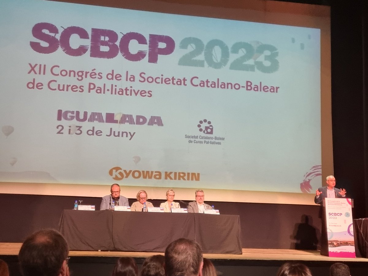 Nuriacodo's tweet photo. Començant el congrés, taula inaugural ara parlant @jorditrelis. Teixint unes unes cures pal.liatives transversals i presents. #cscbcp2023 @parctauli @InfermeriaTauli https://t.co/BOLSb31KVE