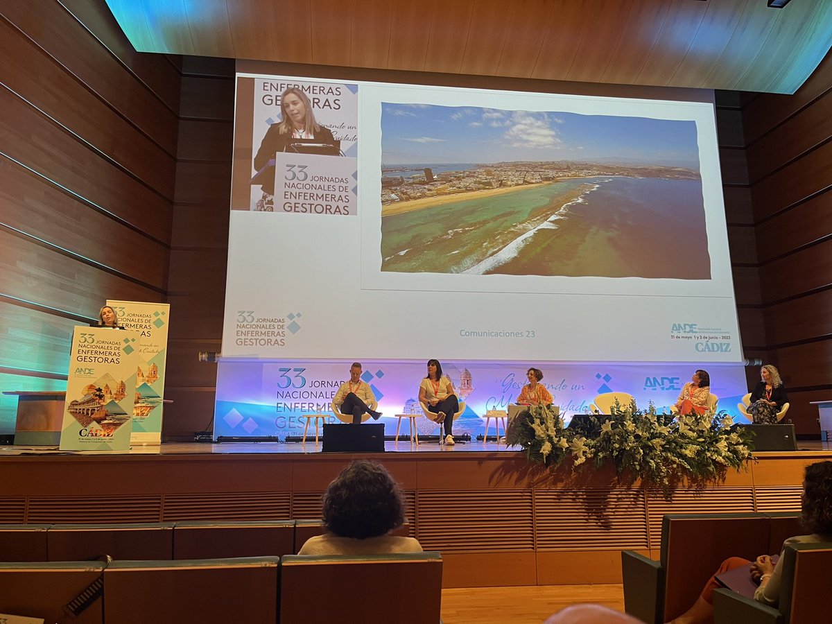 Último día de #33ANDE momento para la brillante intervención de <a href="/LeticiaBenitezS/">Leticia Benítez Santana</a> presentando las mejoras que ha supuesto el marcaje preoperatorio de ostomias urgentes en el #NegrinInnova <a href="/Kikehdezmendoza/">Enrique Hernández</a> <a href="/agaralm17/">Aday García</a>