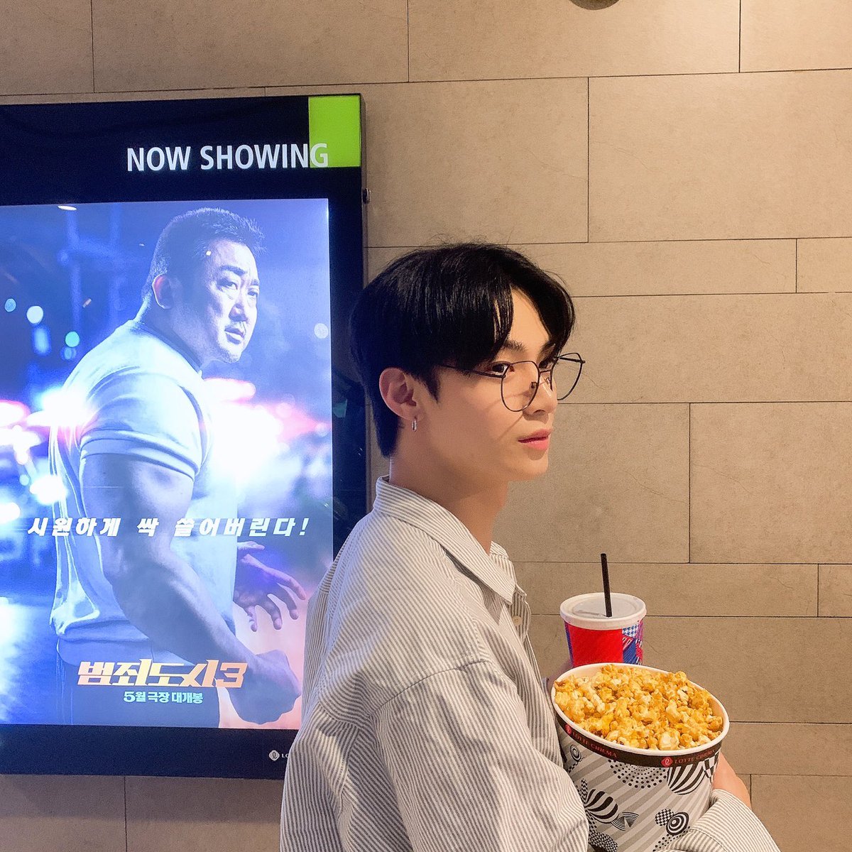 OmegaX_members's tweet photo. [#OX]

범죄도시 컷 📷

Photo by kevin

#OMEGA_X #오메가엑스
#한겸 #HANGYEOM https://t.co/XFzWPqyXC6