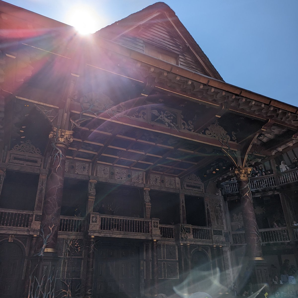 Saw #amidsummernightsdream at @The_Globe and it was delightful to see Molly Logan be so hilarious, go on 24 Hour Plays alum! Must say that I loved Puck's performance and Mariah Gale as Bottom gave arguably one of the best performances I've ever seen in a Shakespeare play - ever!