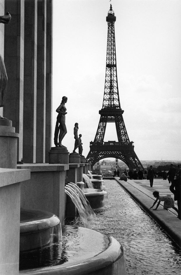 Fred Stein. 
Le Trocadéro et la Tour Eiffel 
1934. Paris