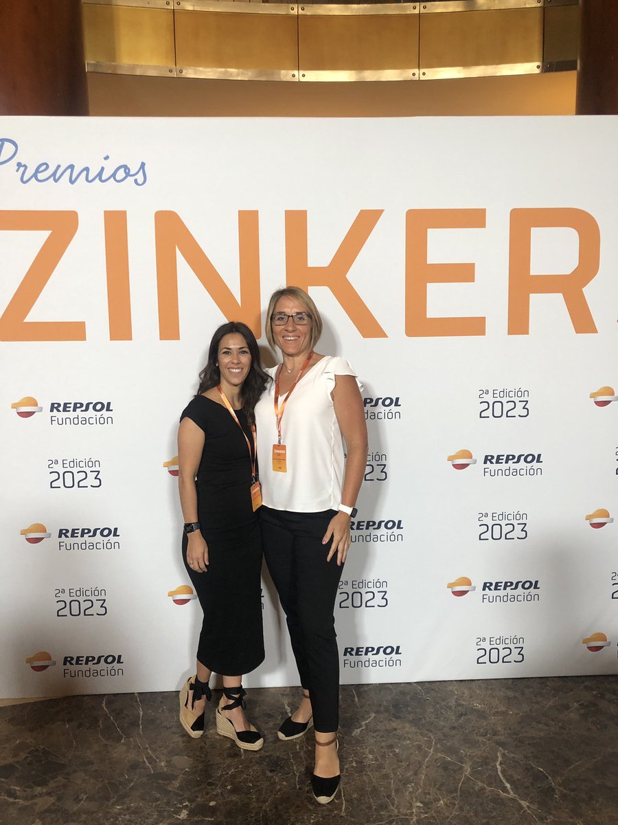 Nayra QD (@nayraqd) on Twitter photo Comienzan los #PremiosZinkers con <a href="/RrCathaysa/">Cathaysa Roque</a> Recogemos premio para <a href="/Colegio_Brains/">Colegio Brains</a> 😊 Comienzan los #PremiosZinkers con <a href="/RrCathaysa/">Cathaysa Roque</a> Recogemos premio para <a href="/Colegio_Brains/">Colegio Brains</a> 😊