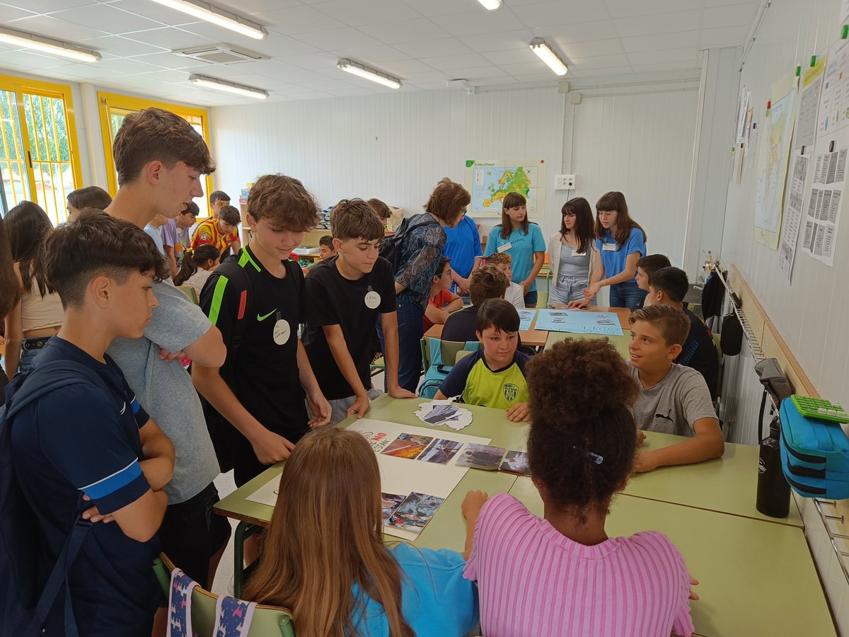 EscMaredeDéudelLledó tweet media