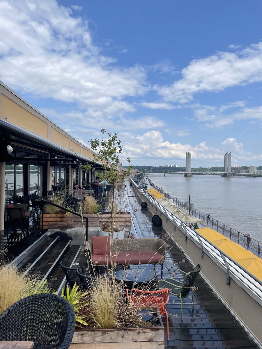 Office of the day #Bordeaux <a href="/NowCoworking/">Now Coworking</a>