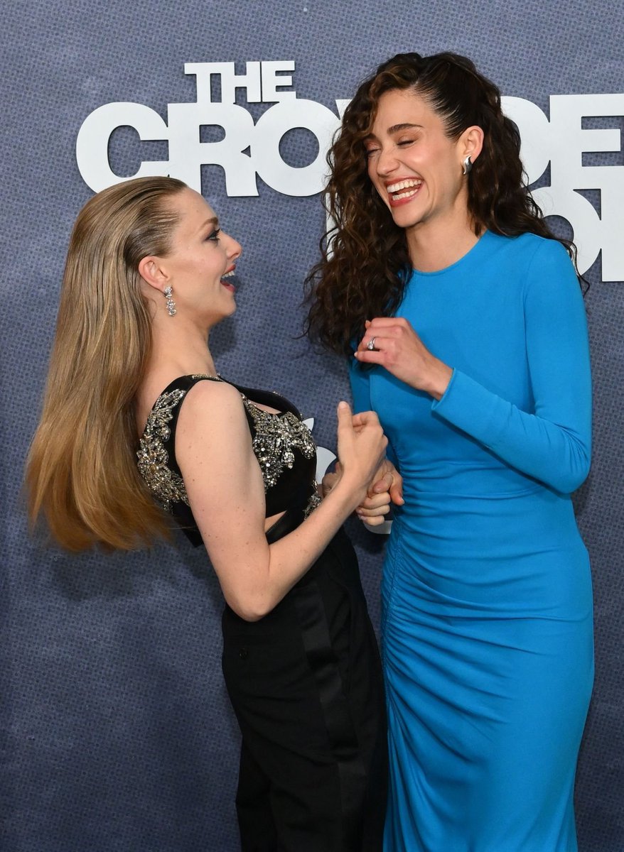 EmmyUpdates's tweet photo. Emmy Rossum attends the NYC premiere of the Crowded room https://t.co/pKwnKoA4DX