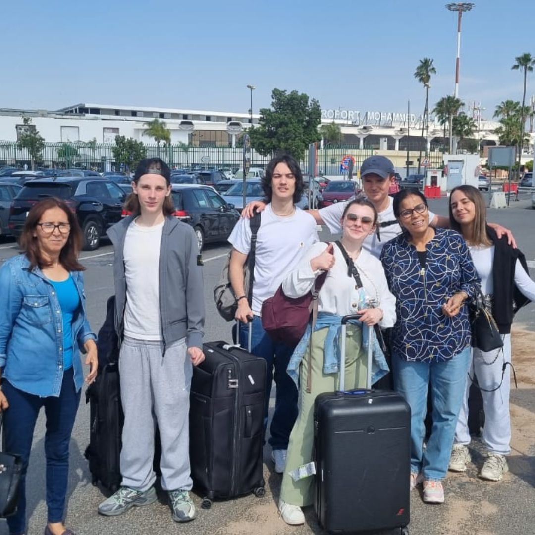 📍BONJOUR MARRAKECH !

Dans le cadre d'un voyage humanitaire, nos étudiants membres de l'association étudiante @Réalités se sont rendus à Marrakech au sein de l'institut AMAL, un centre de rééducation psychomotrice.

#edcparis #humanitaire #voyage #marrakech #maroc #association