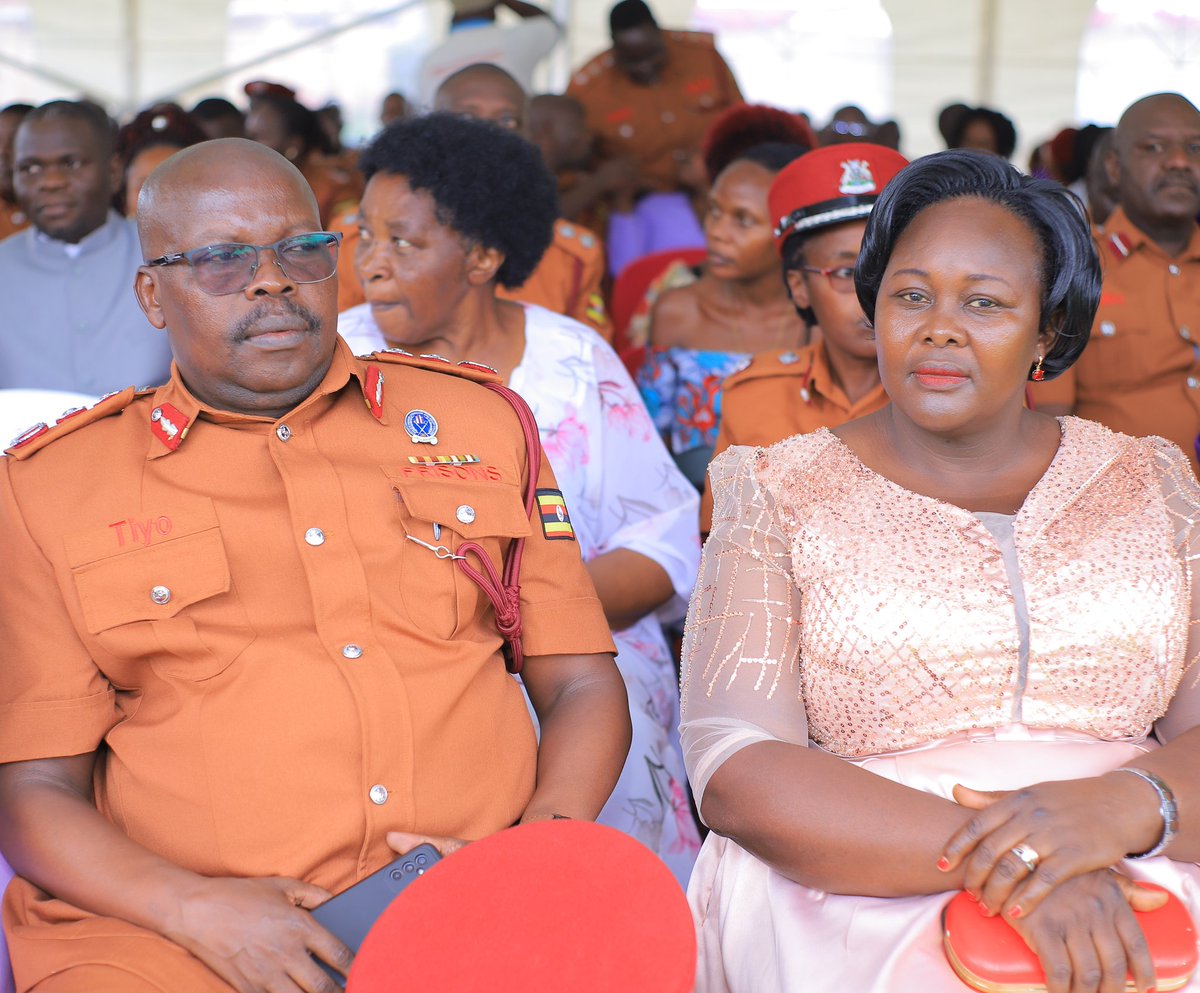UgandaPrisons's tweet photo. Among the officers appointed to higher ranks include 5 Assistant Commissioner General of Prisons (ACGP); Mr. John Bosch Tumwebaze, Mr. Milton Tiyo, Mr. Robert Munanura, Mr. Hillary Bisanga and Dr. George Muge.
#UPSUpdates https://t.co/qXRQz3AOal