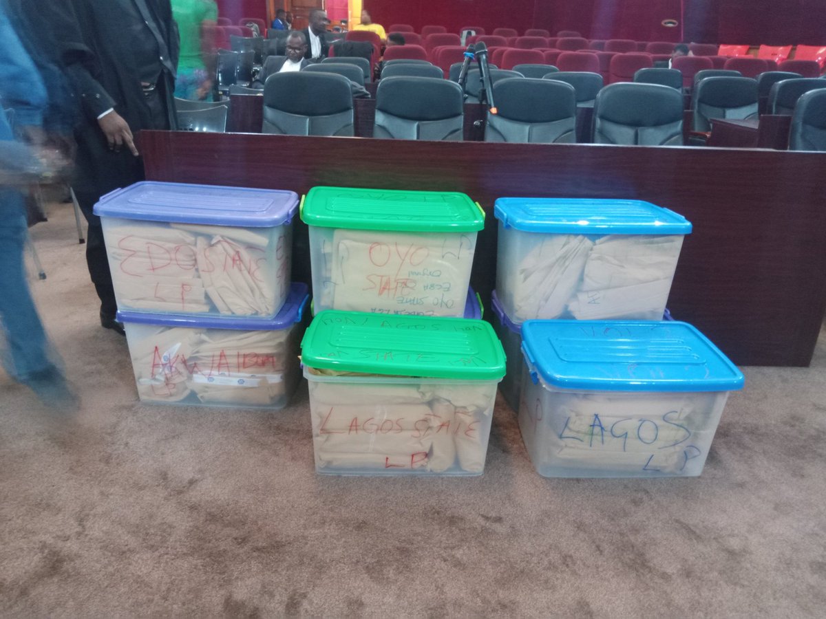 NO OBIDIENT WILL PASS WITHOUT RETWEETING!

Evidence documents from Oyo, Edo, Lagos, Bayelsa, Akwa Ibom, Adamawa and other States in Court this morning. PO is coming!