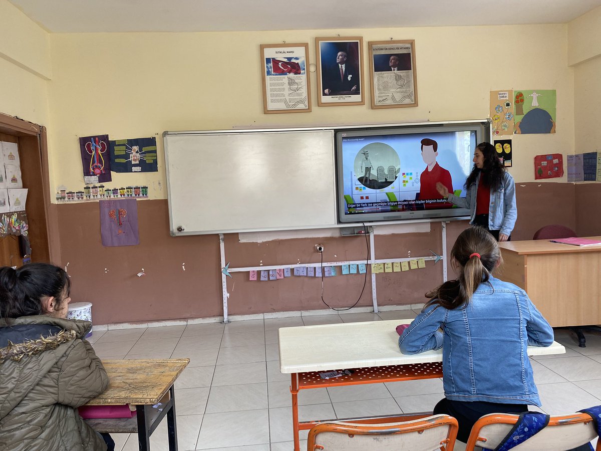 AtyoluO's tweet photo. ERBAP kapsamında tüm okuryazarlık türlerini kapsayan eğitimler yapıldı. #erbap @skaygusuz @i_bagriyanik @Erzurum_Mem @MemSenkaya @ErbapE https://t.co/8ERK4VaYsF