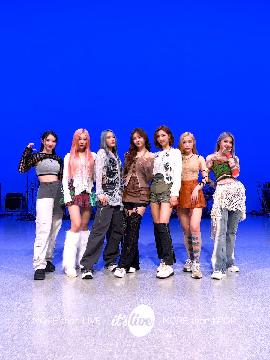 드림캐쳐의 잇츠라이브 현장 포토!📸
Dreamcatcher의 ‘BONVOYAGE’ 무대를
유튜브 it's Live 채널에서 확인하세요!✨

#itsLive #드림캐쳐 #BONVOYAGE #Dreamcatcher #KPOP #잇츠라이브