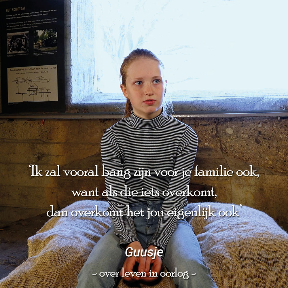 Guusje over leven in de oorlog: "Ik zal vooral bang zijn voor je familie ook, want als die overkomt, dan overkomt het jou eigenlijk ook."

Meer info over dit project via bit.ly/3XWK5E7  

#verhalenuitdevuurlinie #dorpindevuurlinie #educatie #filmproject