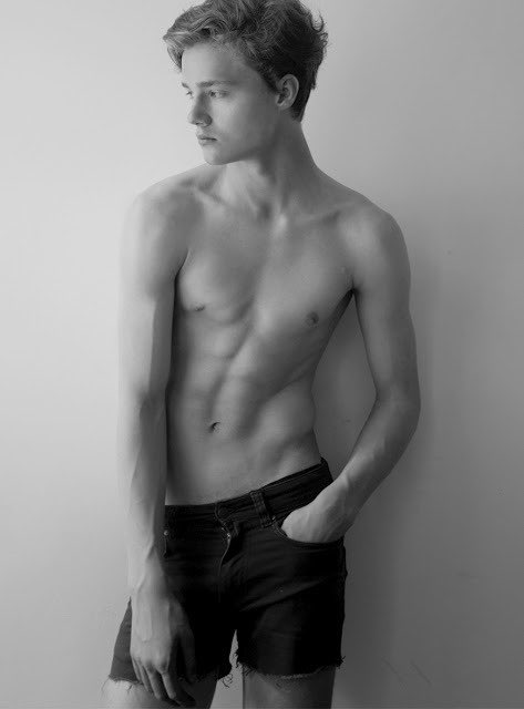 Daily Gay Guys 4 U on Twitter: "Sexy"